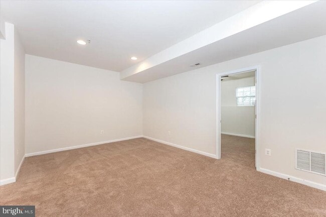 Building Photo - 23029 Birch Mead Rd