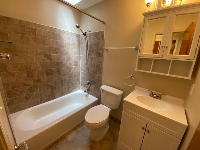 Building Photo - 4581 Praver Dr N