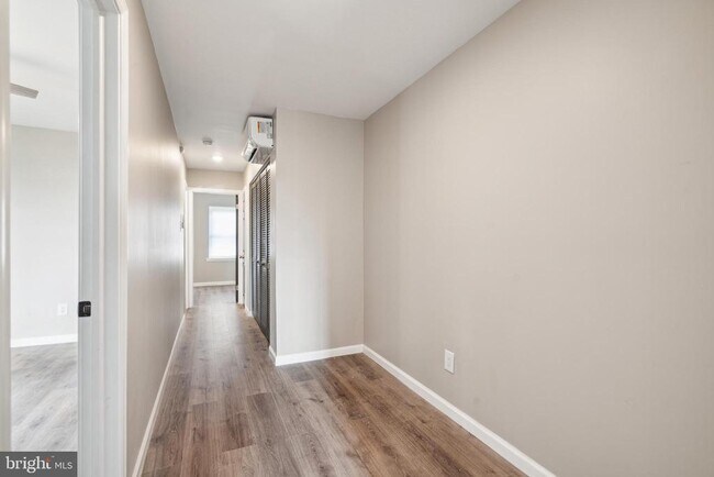 Building Photo - 655 N 33rd St