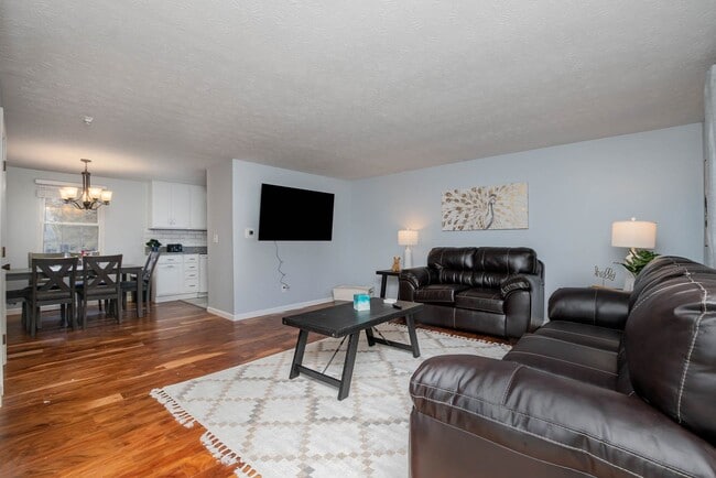 Building Photo - 1387 Firethorne Dr