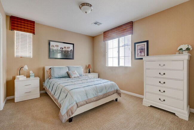 Building Photo - 7765 Floral Fabric Ct