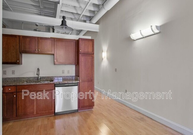 Building Photo - 306 N 26th St