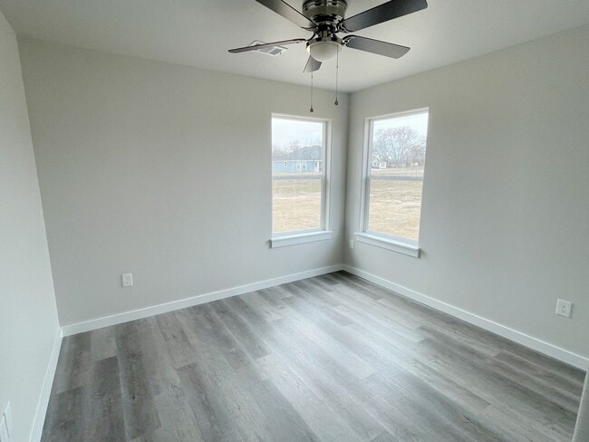 Building Photo - Cozy 3 bed, 2 bath close to Choctaw Casino