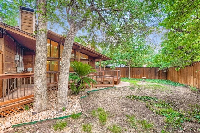 Building Photo - 2309 Westoak Dr