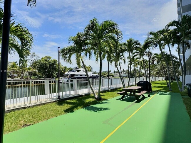 Building Photo - 137 Golden Isles Dr