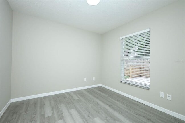 Building Photo - 786 Lincoln Pkwy