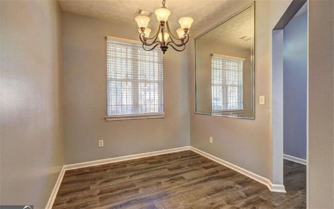 Building Photo - 6316 Ellenwood Dr