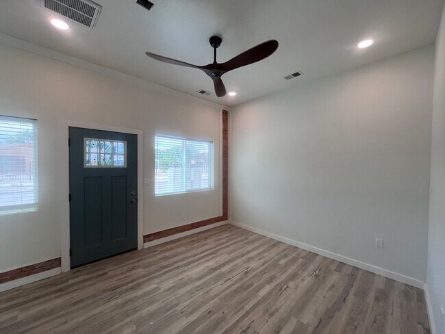 Building Photo - Coming soon! Just renovated! Stunning High...