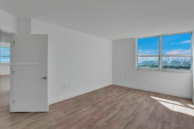 Building Photo - 650 West Ave