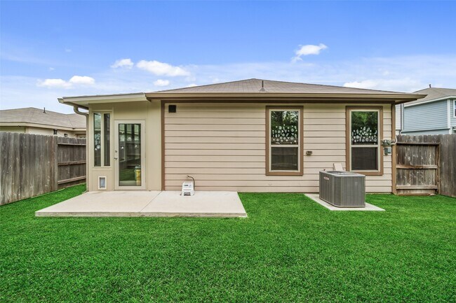 Building Photo - 6218 Morning Fern Ln