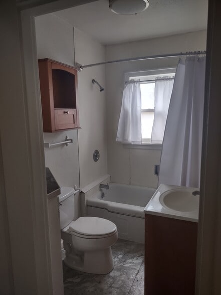 Building Photo - 1416 Forrest St