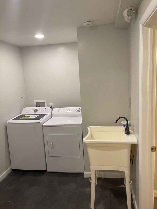 Building Photo - Four bedroom, two bathroom lovely brick ho...