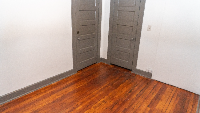 Building Photo - 420 St