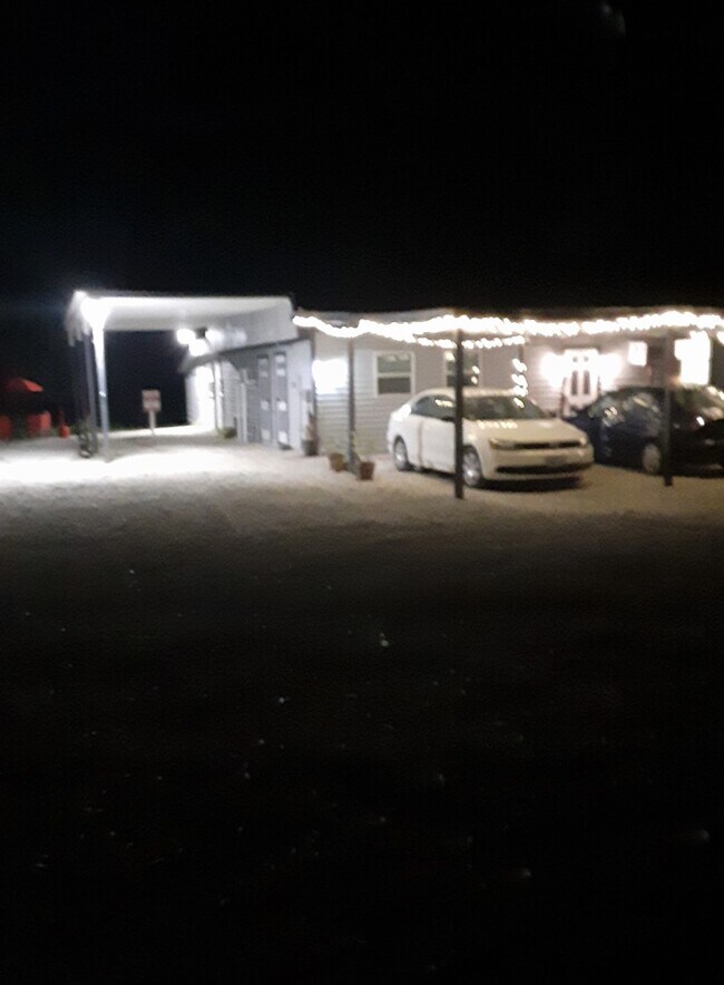 Building Photo - 2737 Garden St