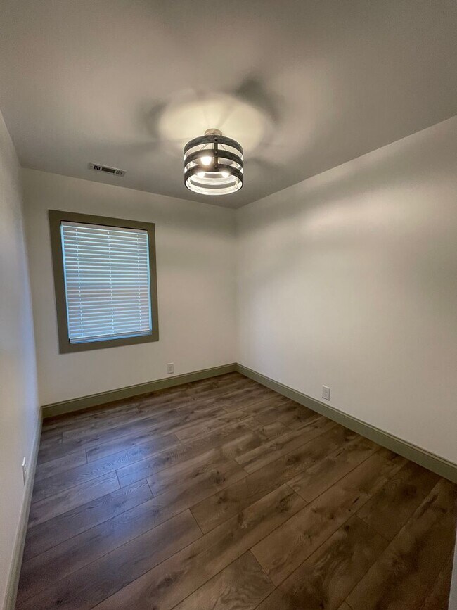 Building Photo - 3032 Choctaw Dr