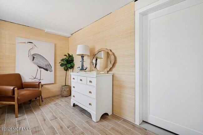 Building Photo - 124 2nd Ave