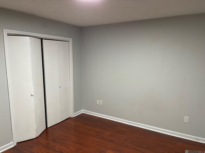 Building Photo - 5124 Brightside View Dr