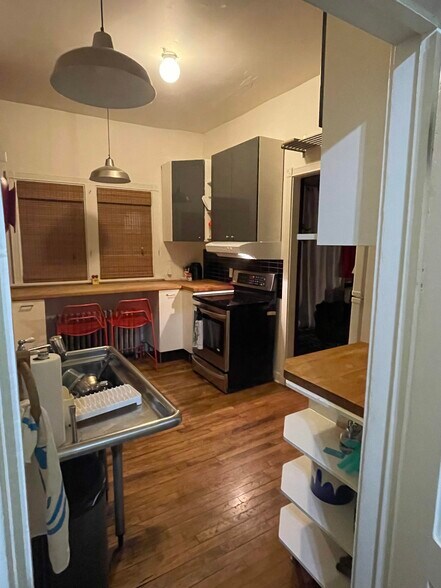 Kitchen - 917 East 19th Street