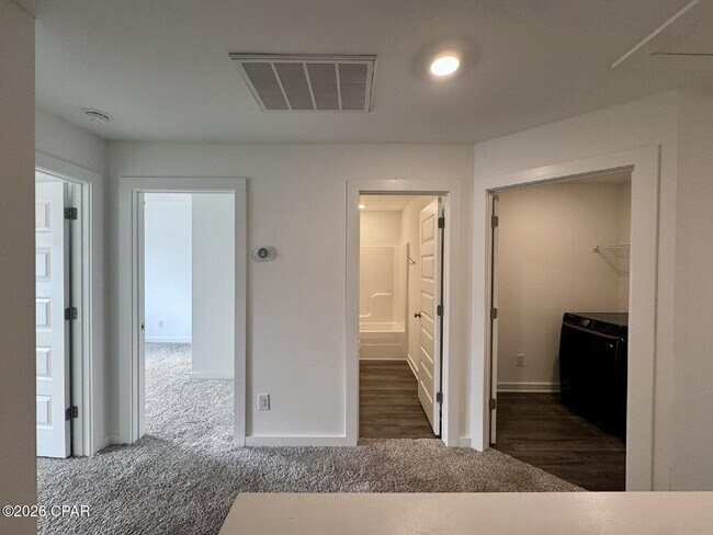 Building Photo - 5889 Tyndall Pl