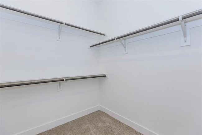 Building Photo - 3030 Greenbusch Rd
