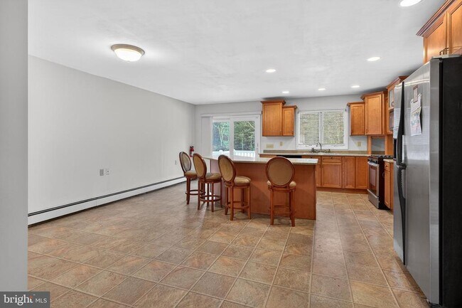 Building Photo - 764 Lakehurst Rd