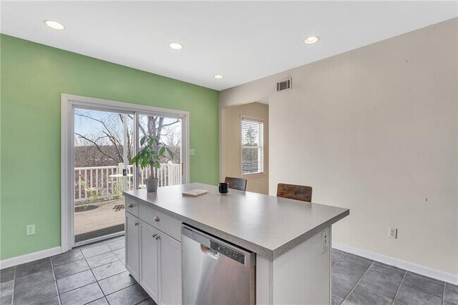 Building Photo - 3127 Josephine St