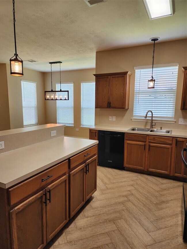 Building Photo - 8006 Indian Desert Dr