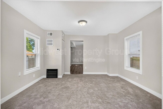 Building Photo - 3610 Manhattan Ave