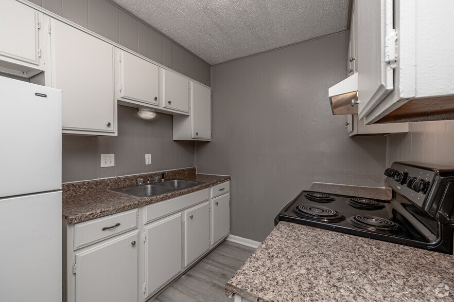 Primary Photo - Sunset Village