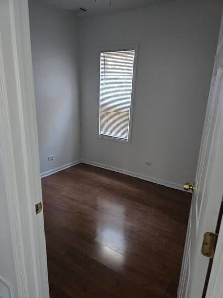 middle br pergo flooring - 55 Chicago Ave