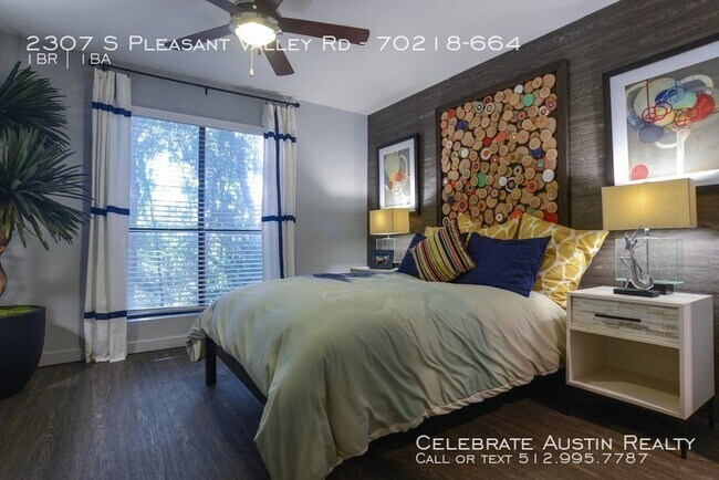 Building Photo - Trio