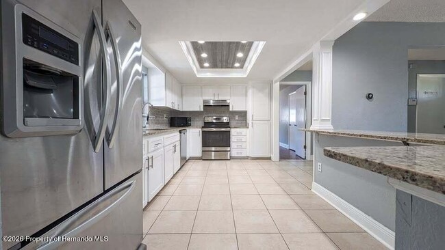 Building Photo - 122 Galiano Ct