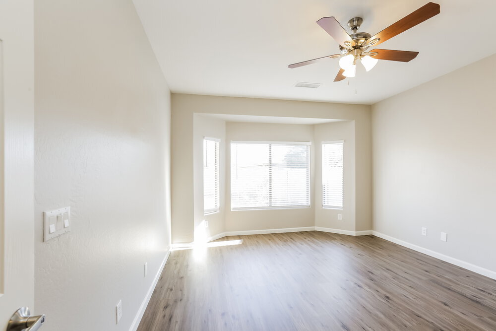 Building Photo - 5305 S 52nd Dr