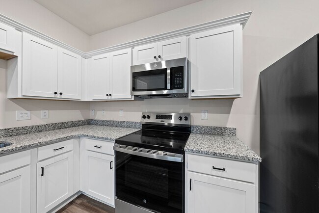 Building Photo - 2058 Gln Xing Dr