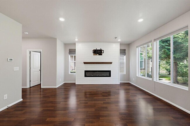 Building Photo - 3919 Jett Ln