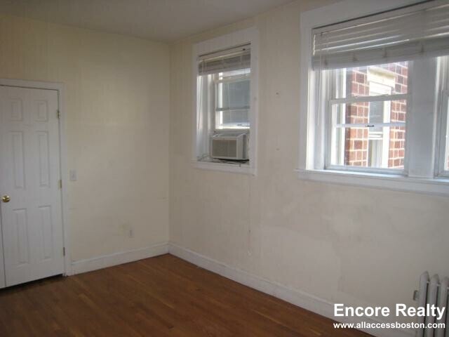 Building Photo - 60 Egmont St