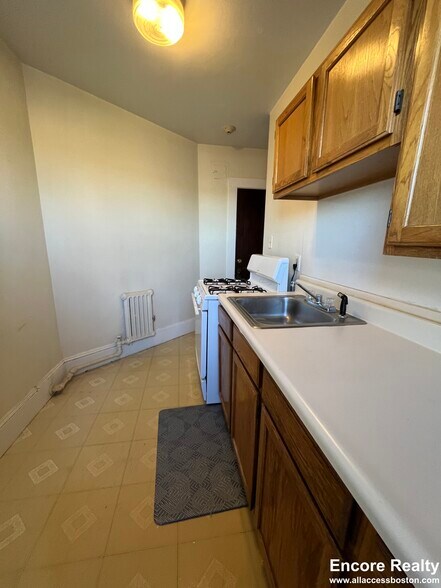 Building Photo - 157 Summer St