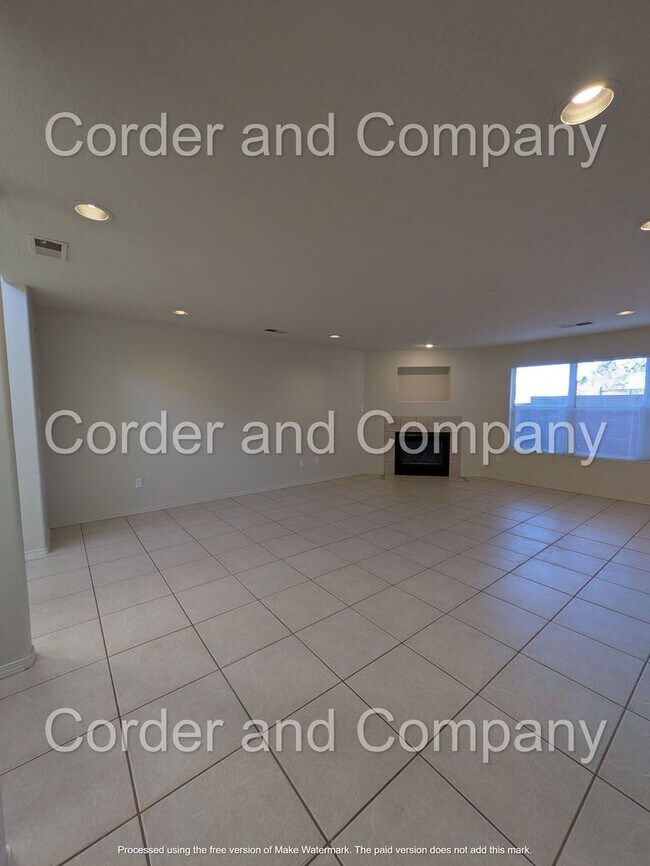 Building Photo - Beautiful & Cozy 3 Bedroom 2.5 Bathroom 1,760 Sq.Ft 2 Story Townhome