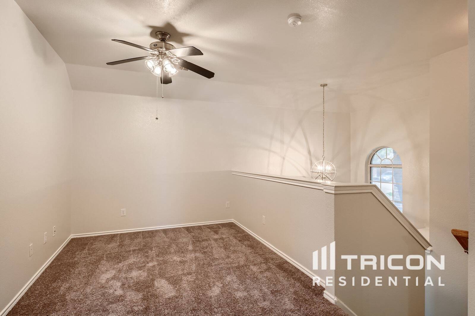Building Photo - 5924 Woodoak Dr
