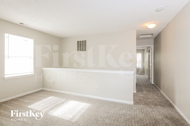 Building Photo - 1319 Freemont Ln