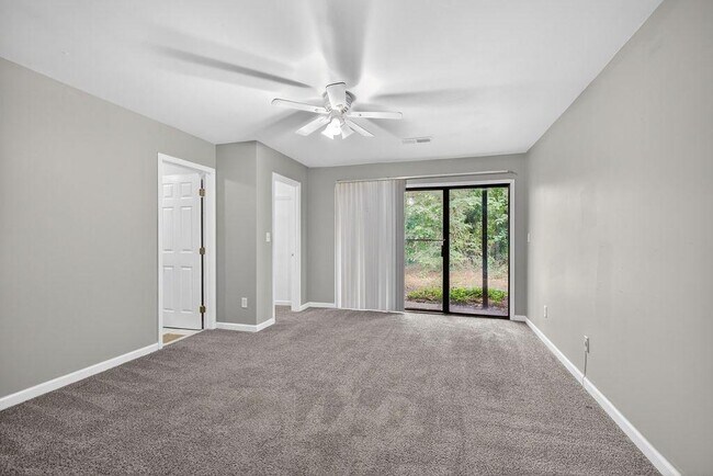 Building Photo - 3575 Oakvale Rd