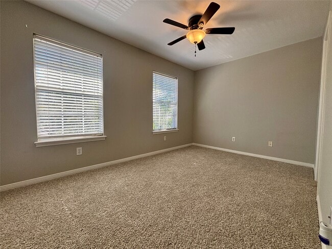 Building Photo - 2030 Plantation Dr