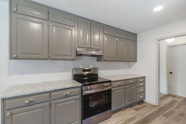 Building Photo - 39 Salen Ln