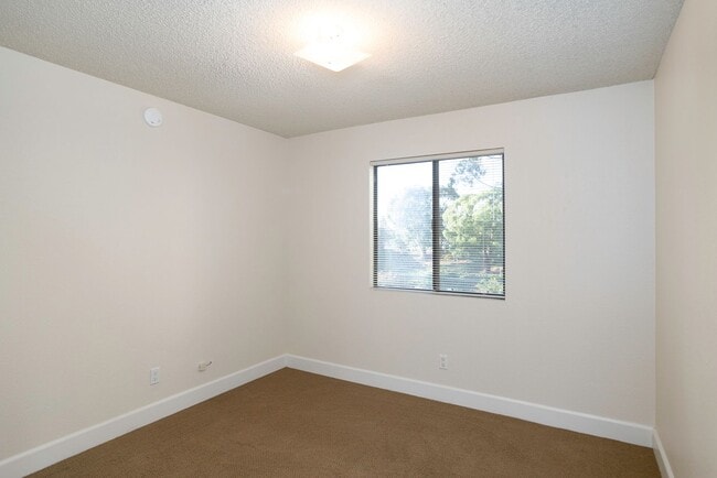 Building Photo - 3350 Santa Maria Way