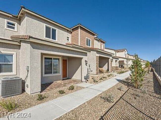 Primary Photo - NEW Luxury Townhome with Spacious Layout!