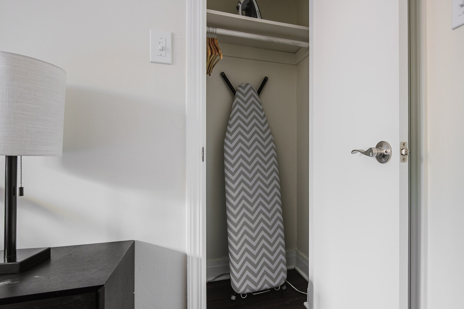 Building Photo - 200 E Chestnut St