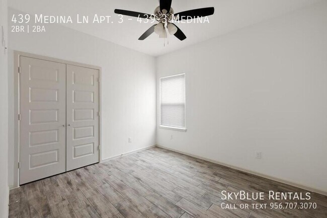 Building Photo - 439 Medina Drive Service Rd