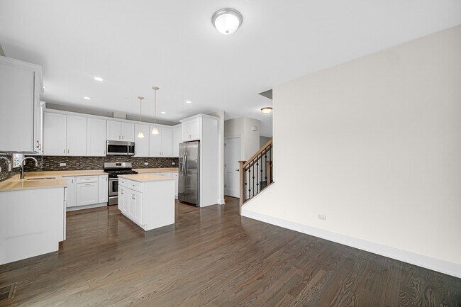 Building Photo - 2616 Chelsey St
