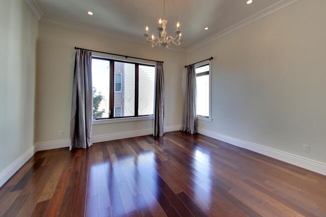 Building Photo - 2045 Hyde St