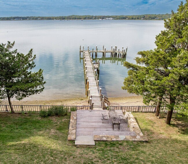 Building Photo - 66 Ram Island Dr